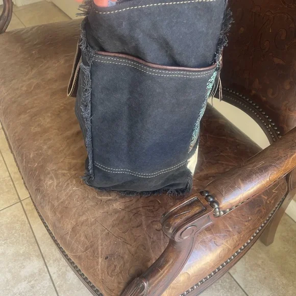 Myra-Seagrass Weekender / Actual Bag - Picture 3 of 4